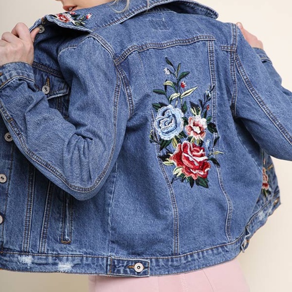 NWT Floral Embroidered Distressed Jean Jacket - Picture 2 of 9